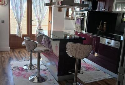 Casă cu 4 camere în Peciu Nou