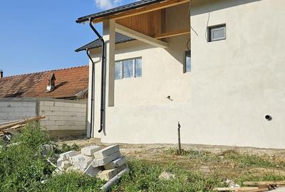 Casă cu 3 camere în Palazu Mare - 2