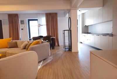 Apartament cu 4 camere decomandat, mobilat în Iancu Nicolae