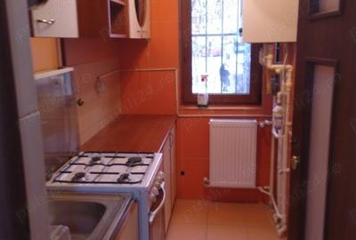 Apartament cu 2 camere semidecomandat în Brotăcei