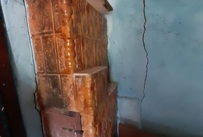 Casă cu 2 camere cu Teren 2742 Mp în Căldăraru - 3