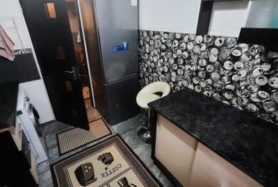 Apartament cu 3 camere semidecomandat în Podu Roș - 2