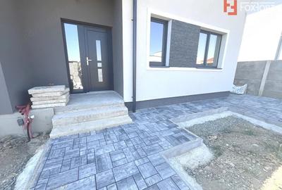 Casă cu 4 camere cu Teren 333 Mp în Urseni