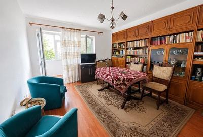 Apartament cu 4 camere decomandat în Central - 1