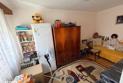 Apartament cu 4 camere în Micro 13 - 15
