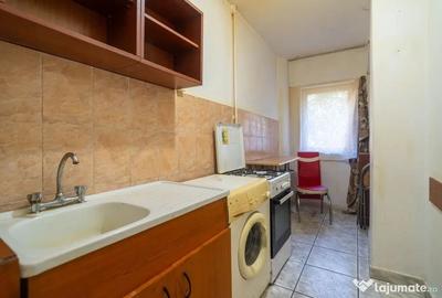 Garsonieră decomandată în UTA