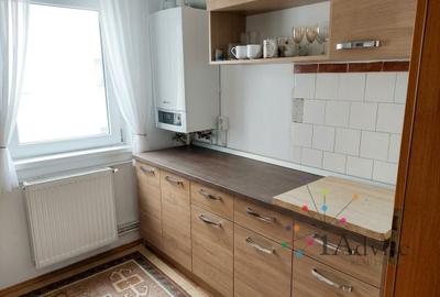 Apartament cu 3 camere decomandat în Noua