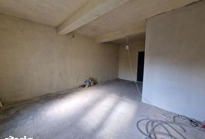 Casă cu 3 camere cu Teren 200 Mp în Central - 6