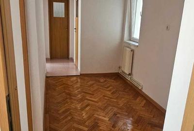 Apartament cu 3 camere decomandat în Central - 2