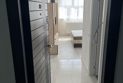 Garsonieră decomandată în Roșu