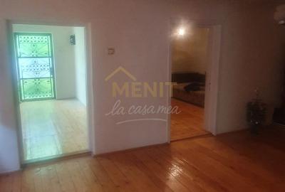 Casă cu 4 camere cu Teren 1280 Mp în Central - 8