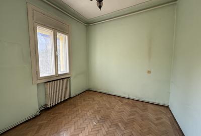Apartament cu 3 camere decomandat în Complex Studențesc - 2