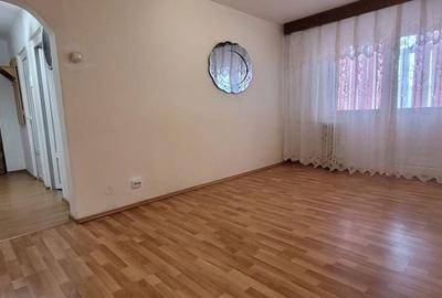 Apartament cu 3 camere semidecomandat în Letea Veche - 1