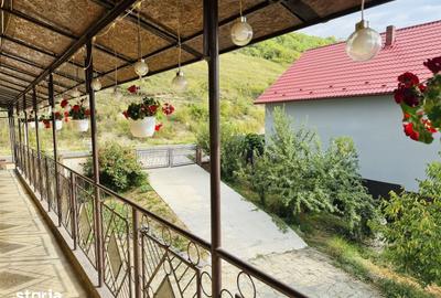 Casă cu 6 camere cu Teren 1000 Mp în Central - 3