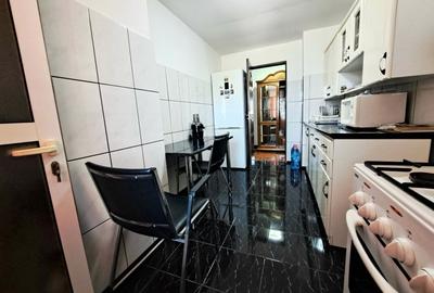 Apartament cu 4 camere decomandat în Micro 11 - 12