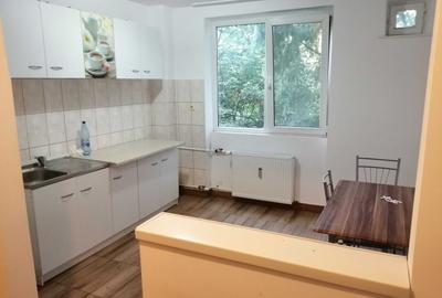 Apartament cu 2 camere semidecomandat în Decebal