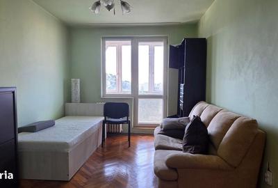 Apartament cu 3 camere decomandat în Centrul Civic