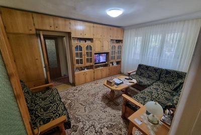 Apartament cu 2 camere semidecomandat, mobilat în Tomis Nord