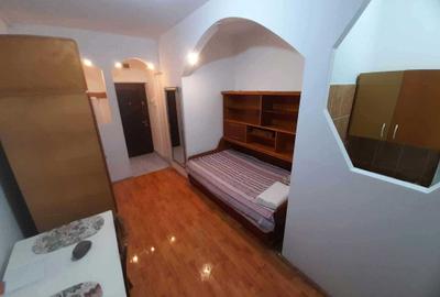 Apartament decomandat în Păsăreni