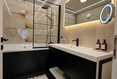 Apartament cu 4 camere semidecomandat în Exterior Vest