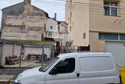 Casă individuală cu 6 camere cu Canalizare în Central - 3