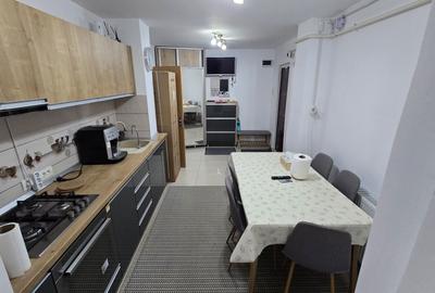 Apartament cu 3 camere decomandat în Lacu - 3