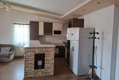 Apartament cu 3 camere semidecomandat în UTA
