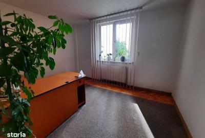 Apartament cu 4 camere în Central