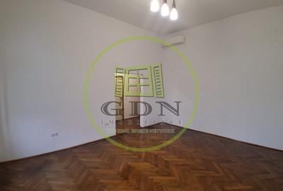 Garsonieră decomandată în Central - 4