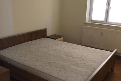 Apartament cu 3 camere decomandat, mobilat în Baba-Dochia