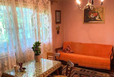 Apartament cu 3 camere semidecomandat în Gorjului