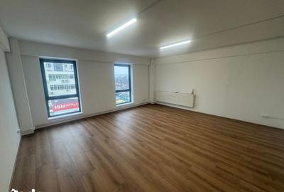 Spațiu comercial, de 200 mp, în Central - 2
