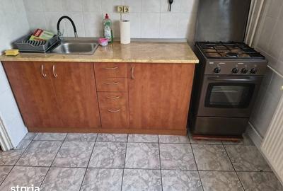 Garsonieră decomandată în Vitan