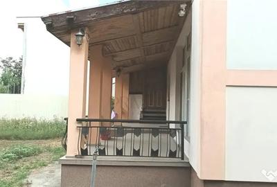 Casă cu 5 camere cu Teren 600 Mp în Lipovei