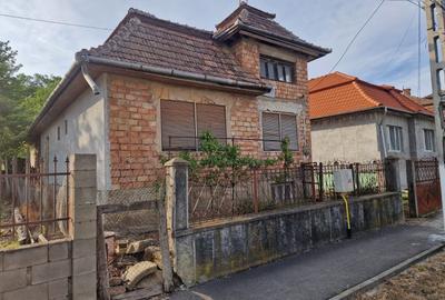 Casă cu 4 camere cu Teren 1000 Mp în Viișoara - 2
