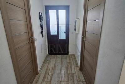 Casă cu 4 camere cu Teren 263 Mp în Sânmihaiu Român