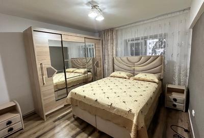 Apartament cu 2 camere decomandat, mobilat în Central
