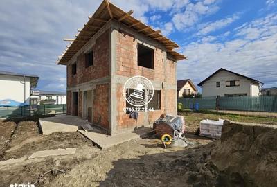 Casă cu 4 camere în Valea Lupului