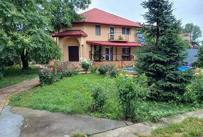 Casă cu 4 camere cu Teren 800 Mp în Odăile - 1
