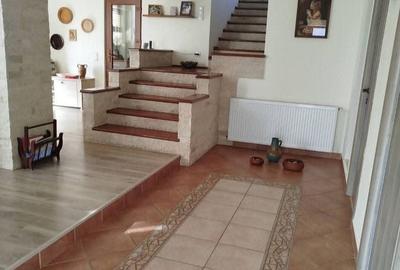 Casă cu 4 camere în Nord