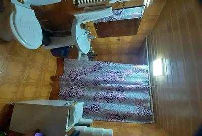 Casă cu 6 camere cu Teren 283 Mp în Școlilor - 2