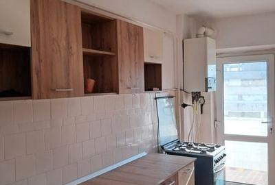 Apartament cu 3 camere în Unirii Sud