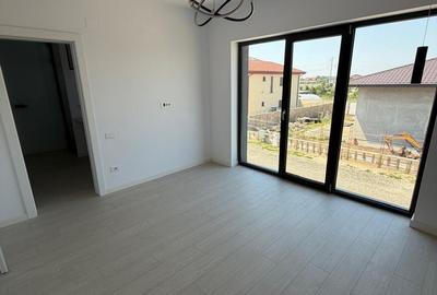 Casă cu 4 camere cu Teren 110 Mp în Brănești