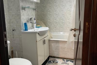 Apartament cu 2 camere decomandat în 1 Mai