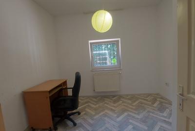 Casă cu 5 camere cu Canalizare în Tineretului - 18