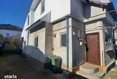 Casă cu 4 camere cu Canalizare în Gara Veche - 3