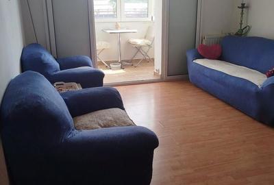 Apartament cu 3 camere semidecomandat în Băneasa