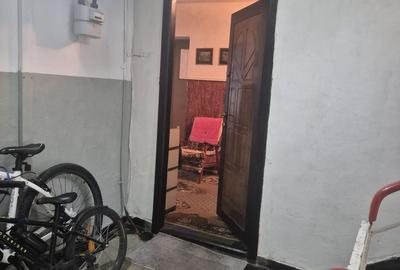 Apartament cu 4 camere decomandat în Central