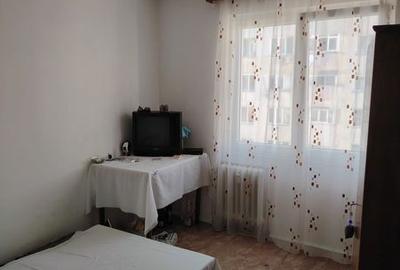 Apartament cu 3 camere decomandat, mobilat în Central - 1