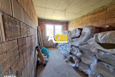 Casă cu 4 camere cu Teren 430 Mp în Micești